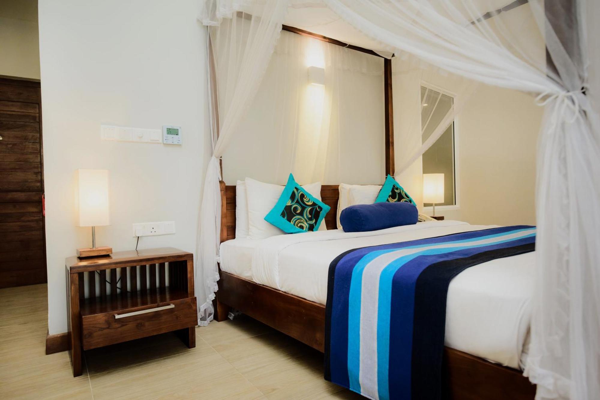Hotel Refresh Blue Hikkaduwa Esterno foto