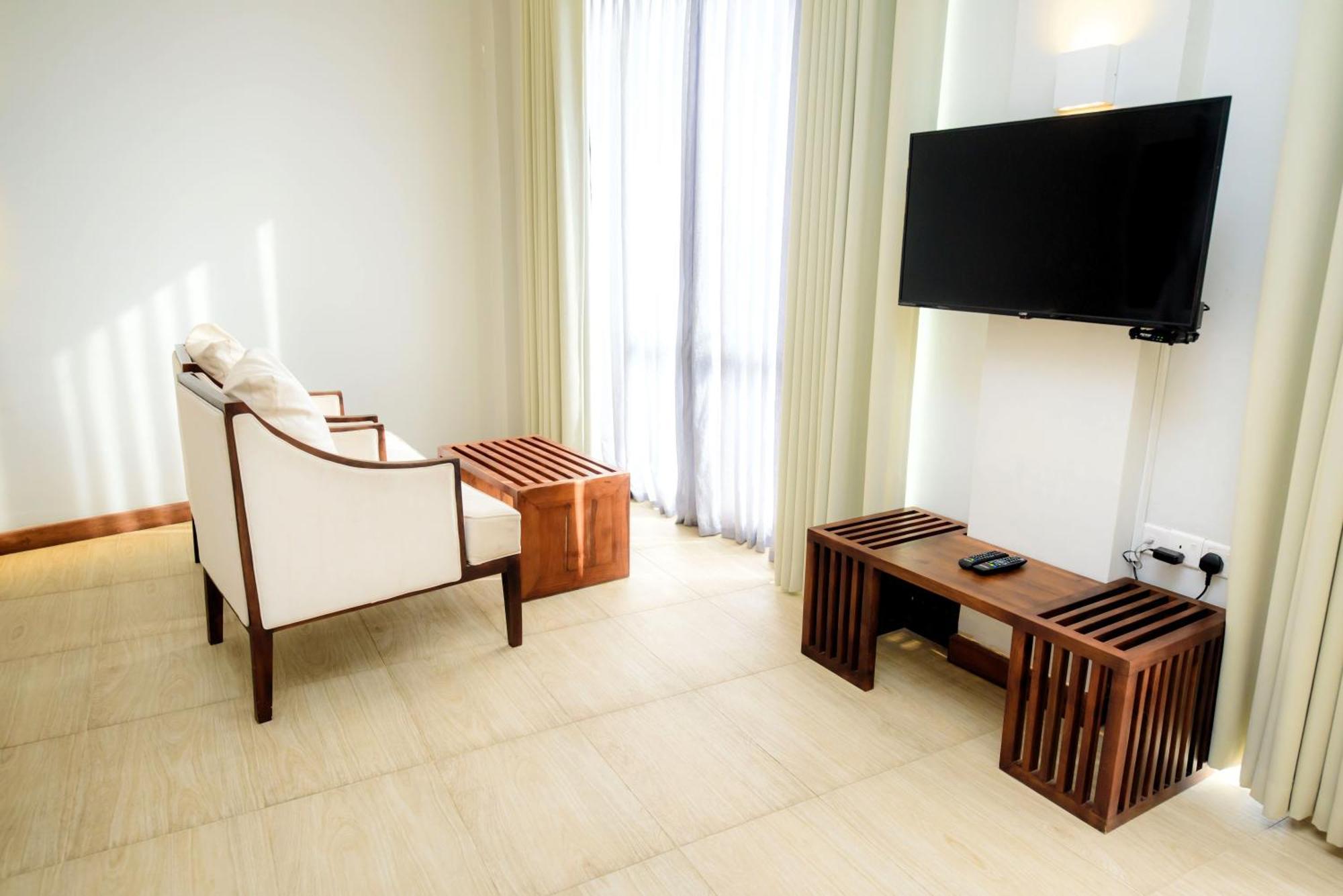 Hotel Refresh Blue Hikkaduwa Esterno foto