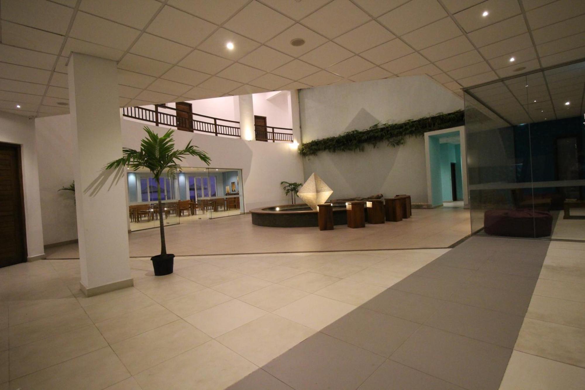 Hotel Refresh Blue Hikkaduwa Esterno foto