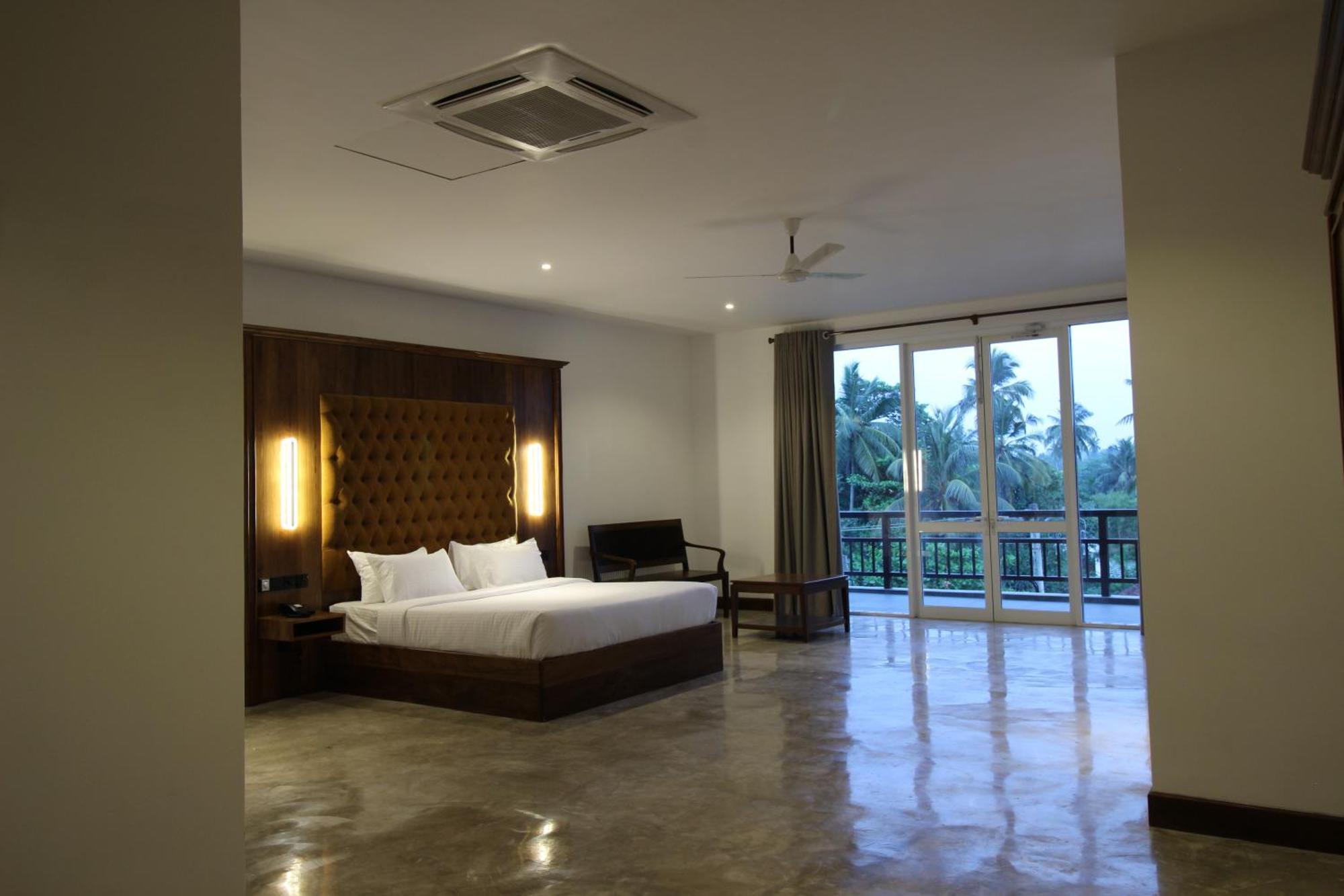 Hotel Refresh Blue Hikkaduwa Esterno foto
