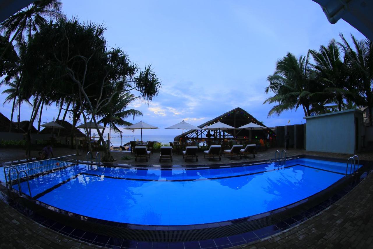 Hotel Refresh Blue Hikkaduwa Esterno foto